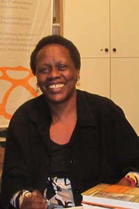 tl_files/bilder/Aktuell/Esther alleine HP.jpg